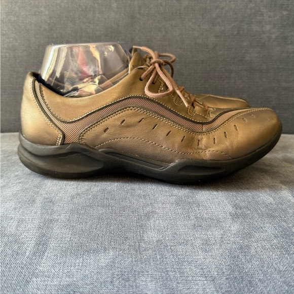 Clarks Shoes - Clarks Womens Wave Wheel Pewter Metallic Leather Comfort Lace Up Sneakers 7.5 M